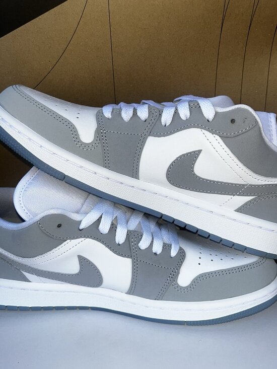 NEW Nike Air Jordan 1 Low \'Wolf Grey\'  DC0774-105 Men Size 9.5, Women Sz 11 main image 6